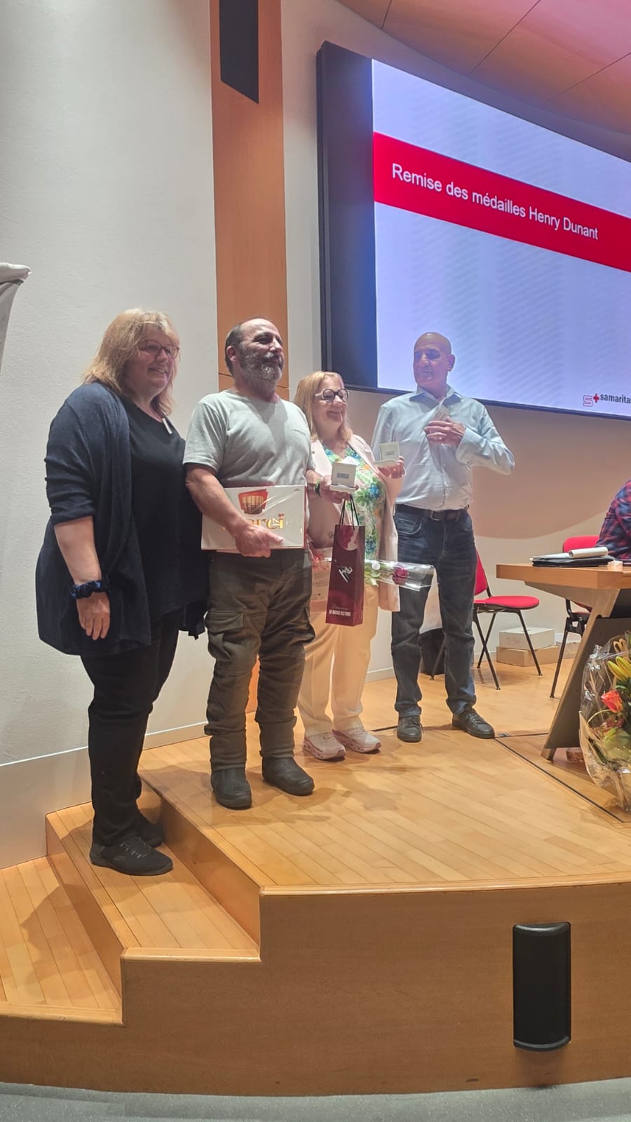 Pascal Baltensperger reçoit la médaille Henry Dunant